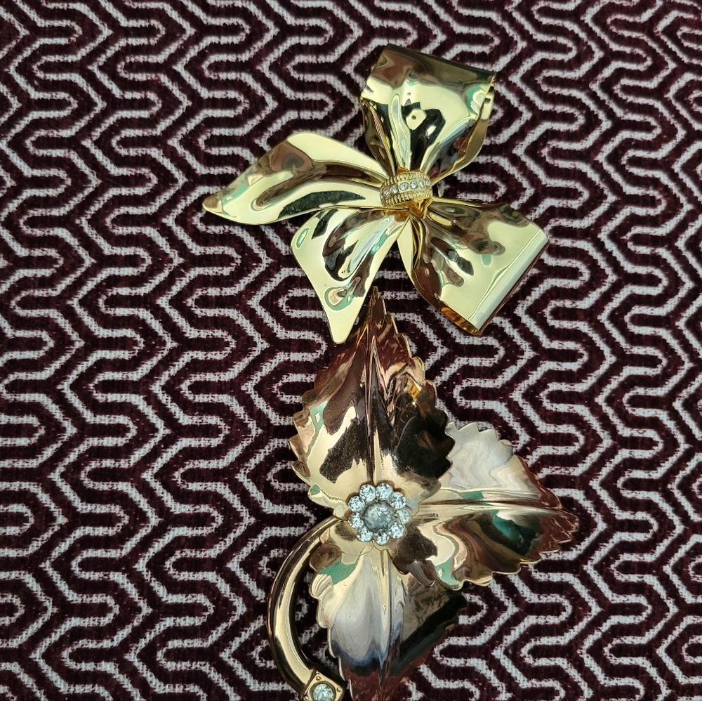 two Costume brooch Gold Tone Metal Bow Leaves  Statement Jewelry